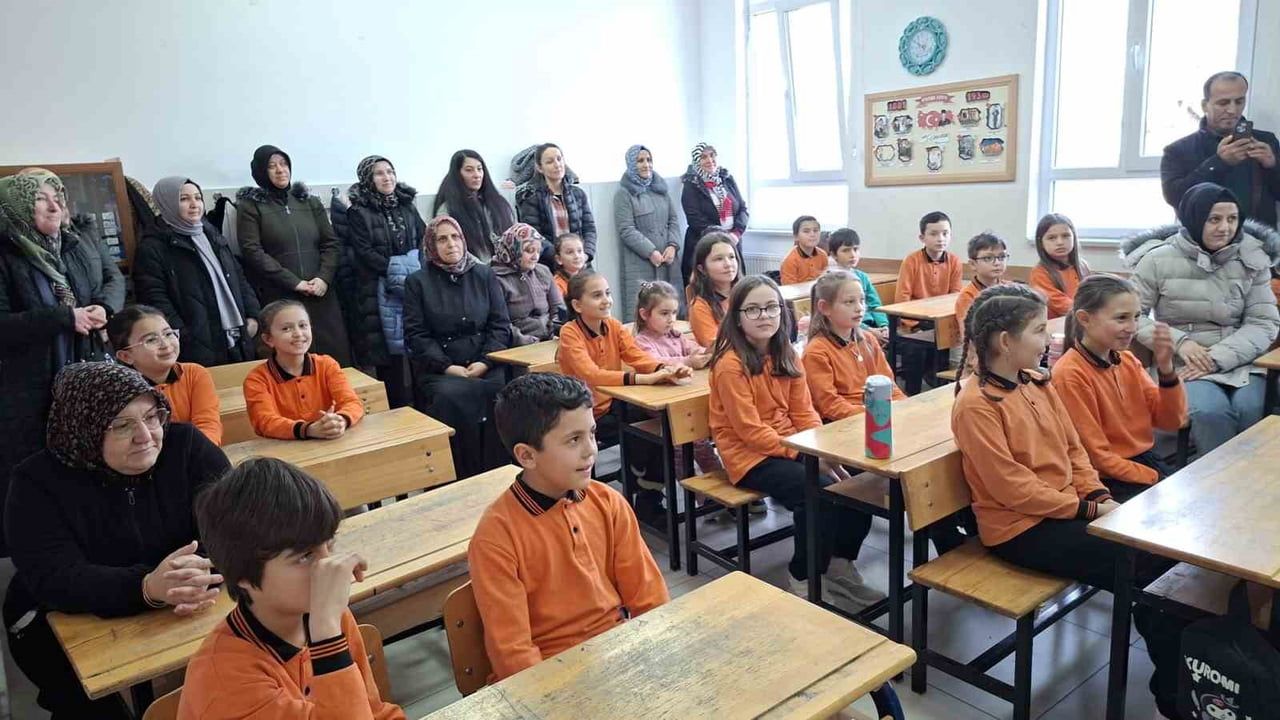 Hisarcık’ta bin 50 öğrenci tatile girdi