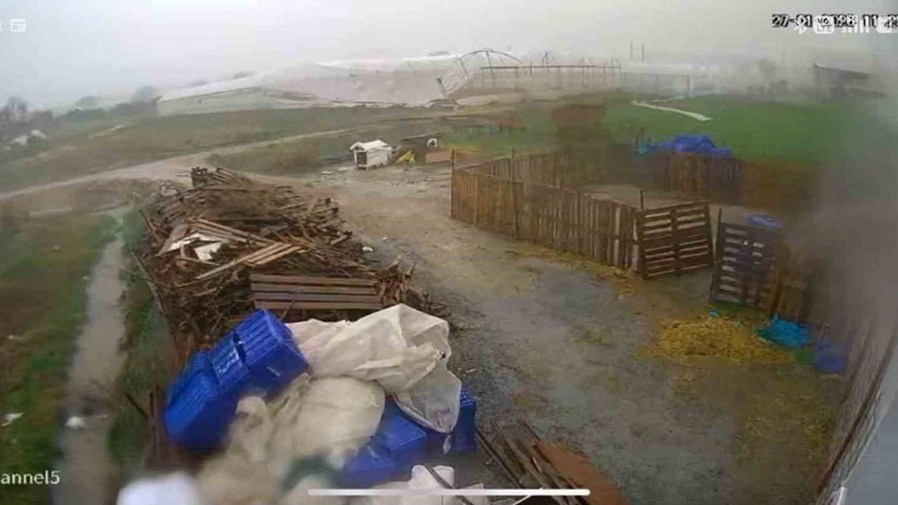 Hortum Serik'te Serayı Saniyeler İçinde Yerle Bir Etti