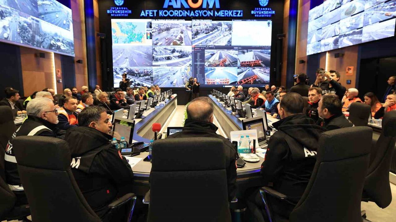 İBB Başkanvekili Nuri Aslan: İstanbul’da karla mücadele — 3 bin 492 araç sahada