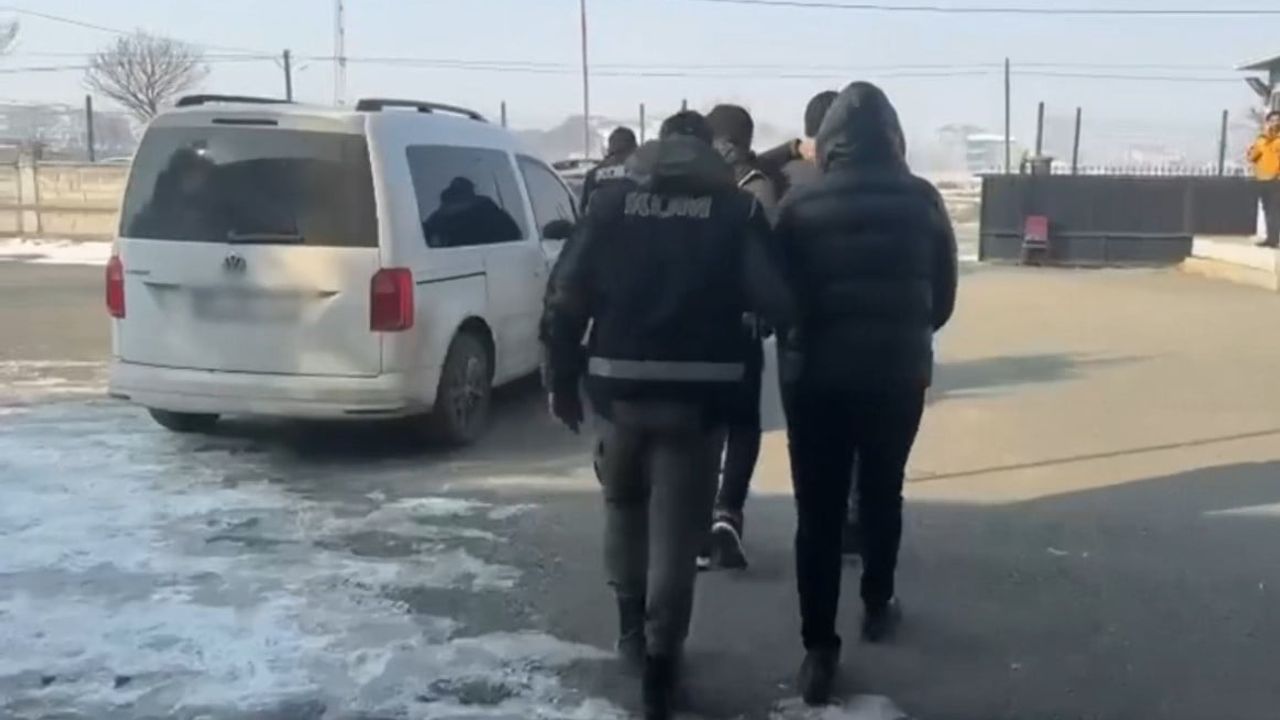 Iğdır Polisi Suçlulara Göz Açtırmıyor: R.G. Tutuklandı, Altın ve Silah Ele Geçirildi