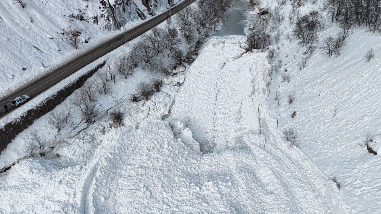 İl Özel İdaresi Pülümür-Kocatepe Yolunu Yeniden Ulaşıma Açtı