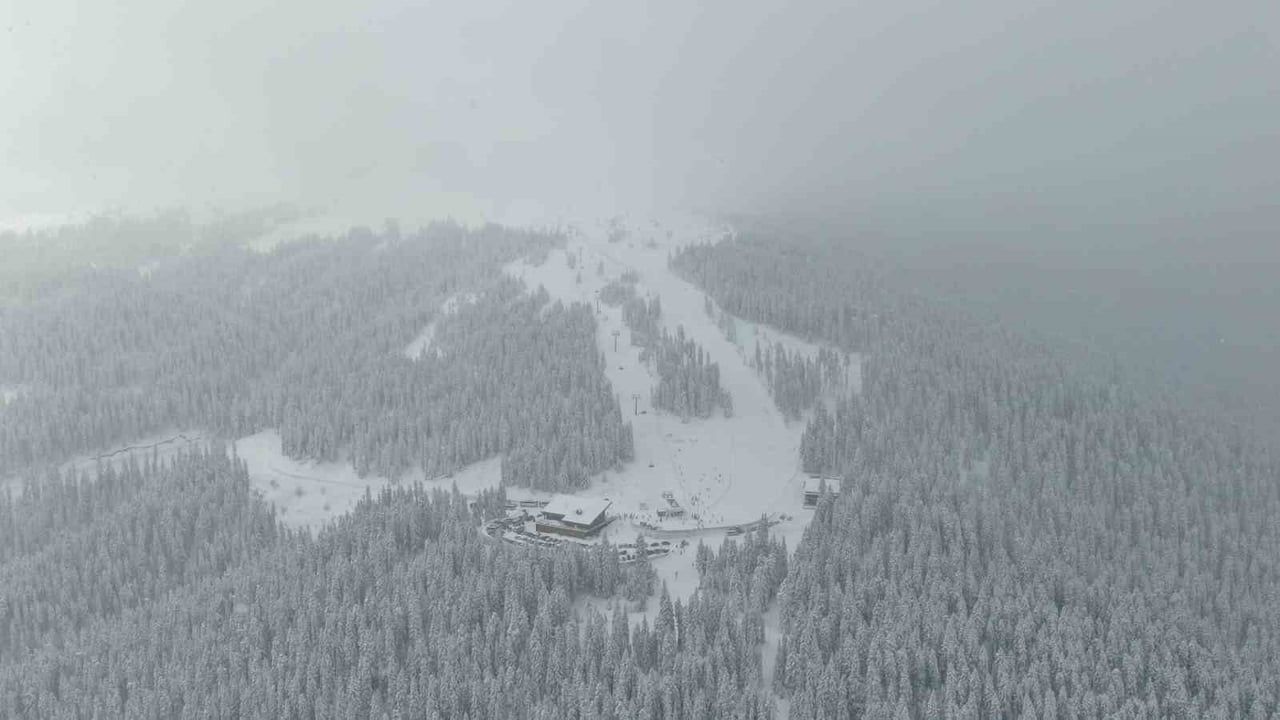 Ilgaz Dağı Yurduntepe Kayak Merkezi'nde Hafta Sonu Yoğunluğu