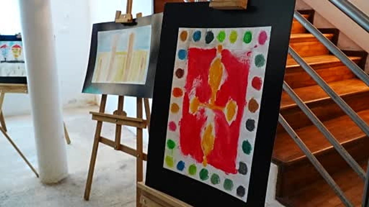 İlker Ertuğrul’un Braille Resim Sergisi Beyoğlu’nda Beğeni Topladı