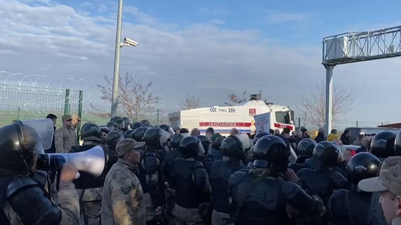 İmamoğlu'nun diploma davası öncesi jandarmaya mukavemet: Resen soruşturma başlatıldı