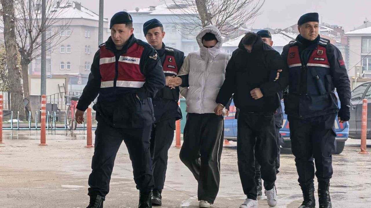 İnegöl'de 250 Metre İnternet Kablosu Çalan 2 Şüpheli Tutuklandı