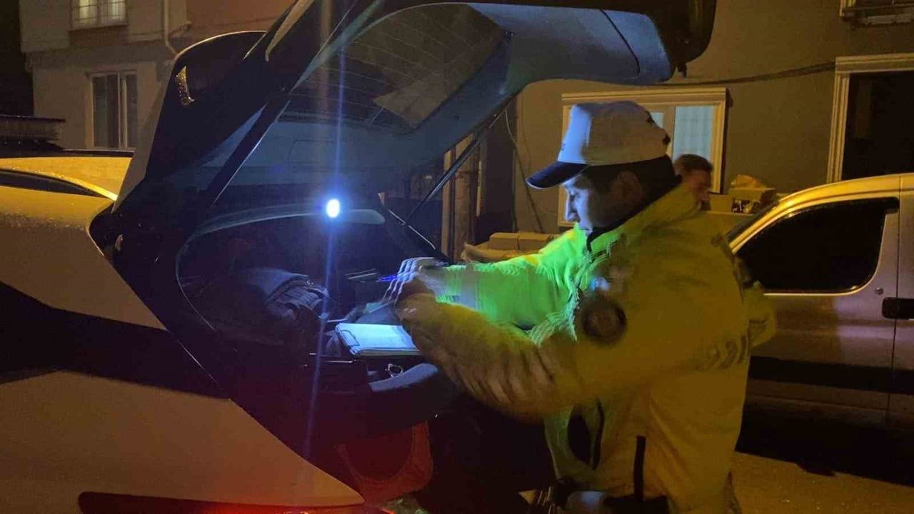 İnegöl'de Alkollü Sürücü 'Dur' İhtarına Uymadı, Çı…