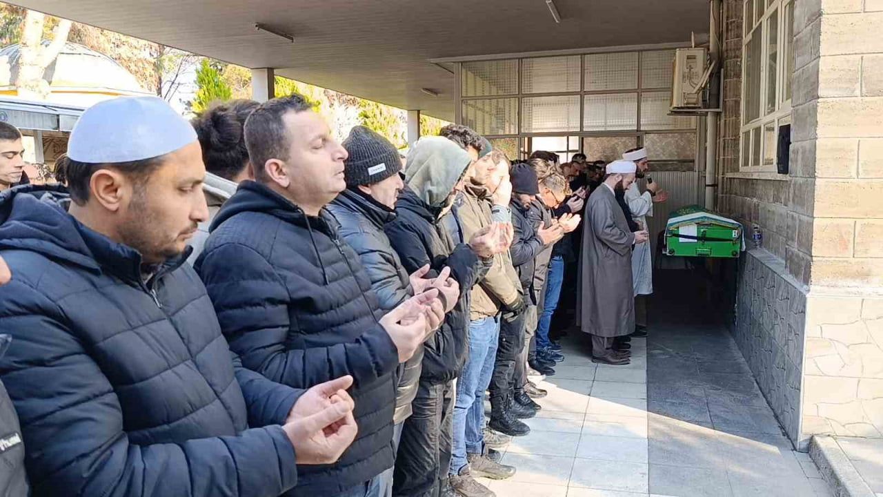 İnegöl'de vinçte akıma kapılan işyeri ortağı Mahmut Memiş toprağa verildi