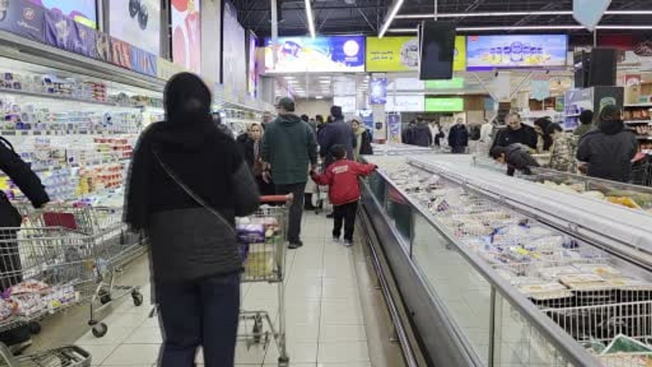 İran'ın 'Kalabarg' Elektronik Kuponu: Yaşam Pahalılığına Yeni Çözüm