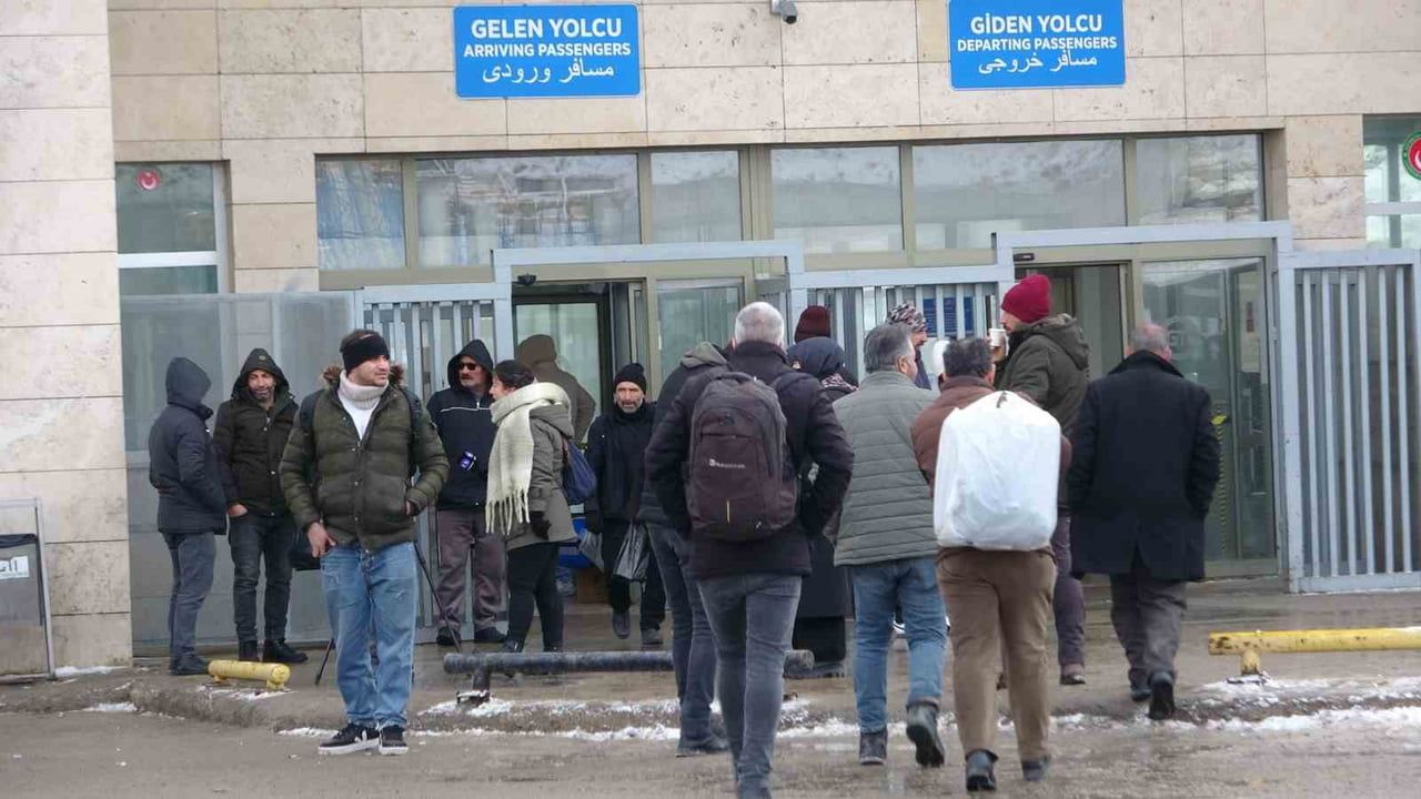 İranlı turistler: Ölü sayısı resmi rakamların üzerinde iddiası