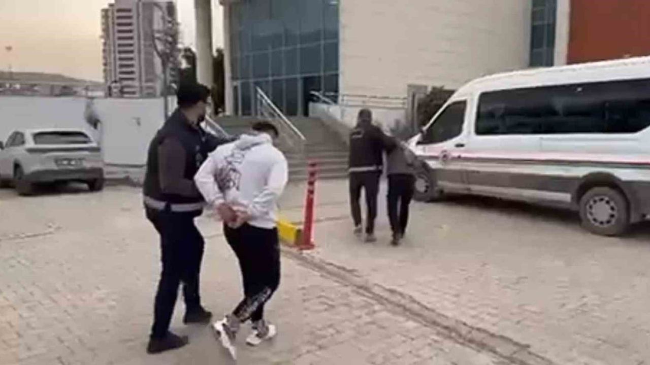 İskenderun'da Hapis Cezasıyla Aranan 2 Kişi Tutuklandı