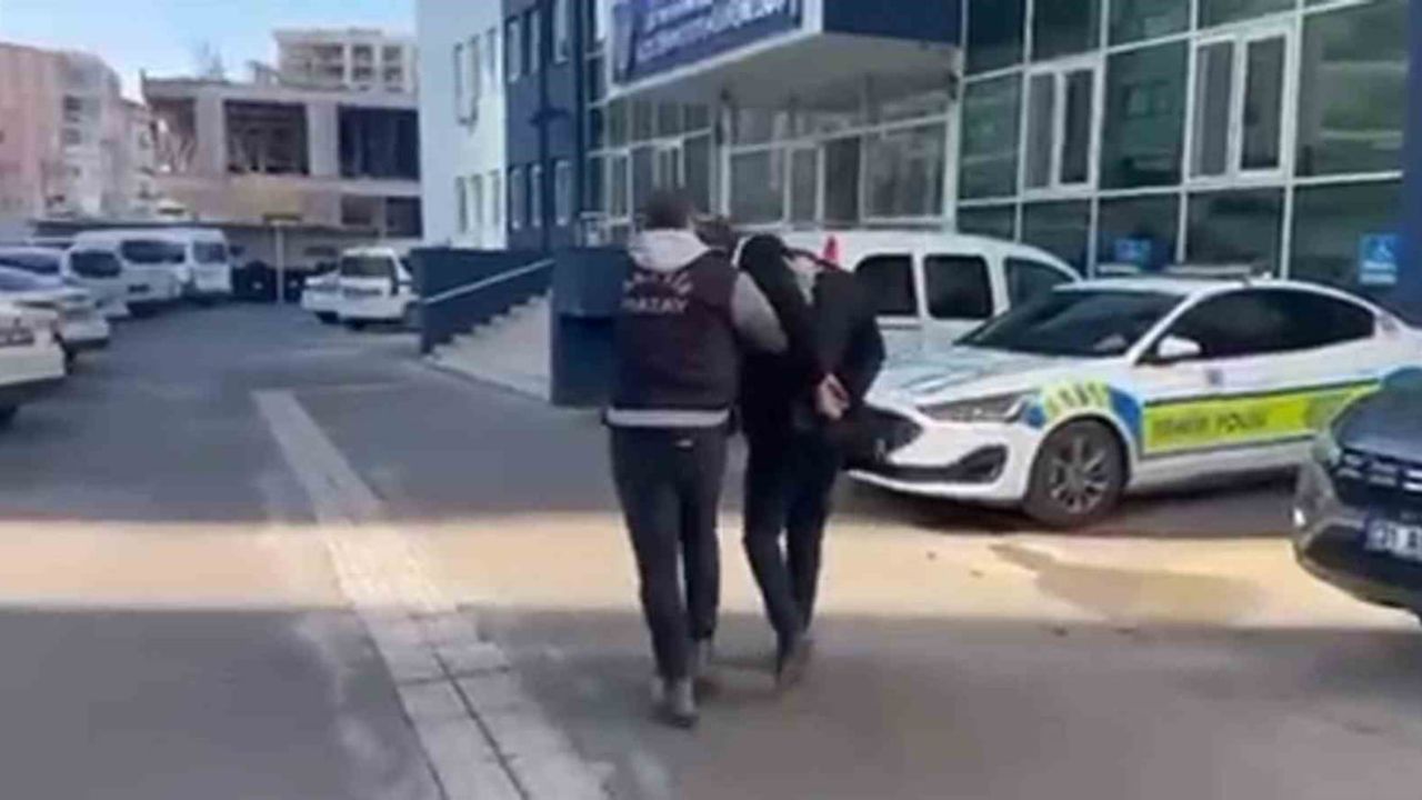 İskenderun'da vergi suçundan aranan U.P. tutuklandı