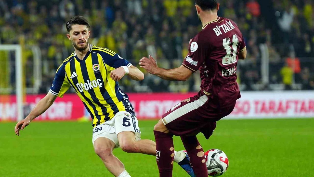 İsmail Yüksek sakatlandı: Fenerbahçe-Göztepe'de 38. dakikada oyundan çıktı