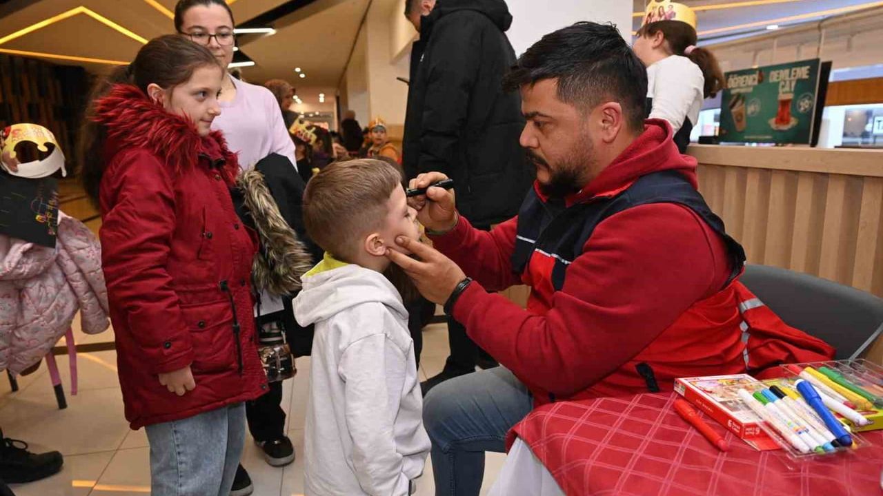 Isparta Belediyesi Karne Şenlikleri: Çocuklara Sanat ve Eğlence