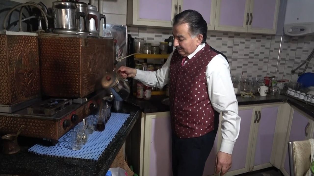 Isparta'nın "Moral İstasyonu": Türküyle Stresi Alan Çay Ocağı