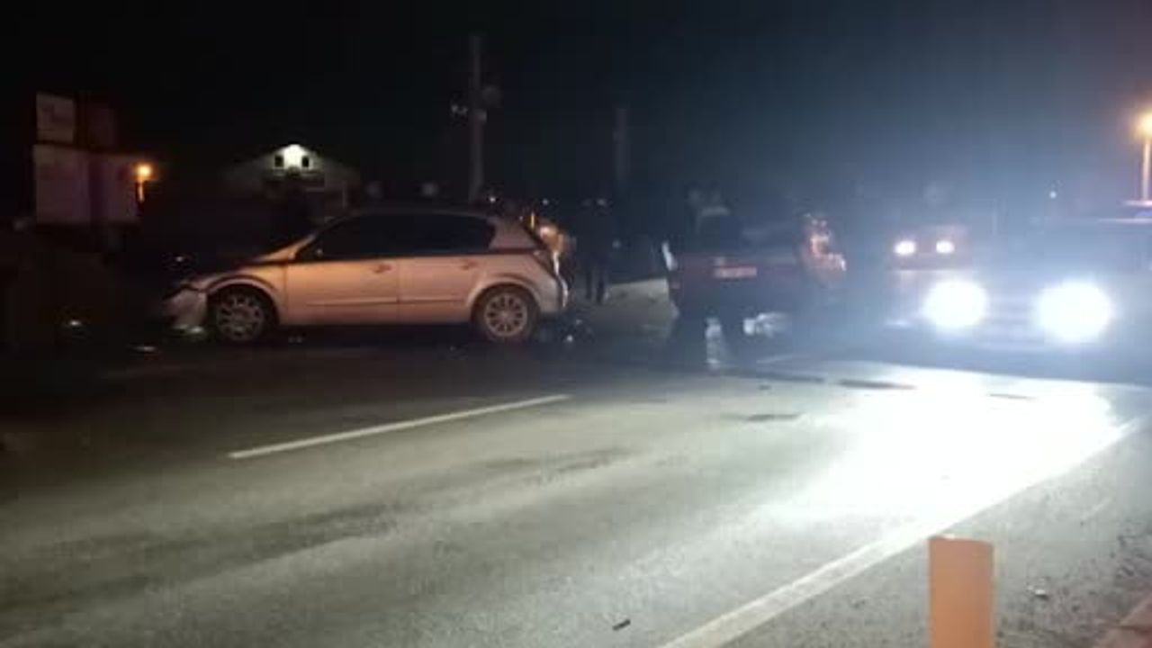 Isparta Şarkikaraağaç'ta Trafik Kazası: İki Sürücü Hafif Yaralandı