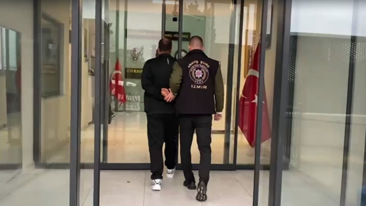 İzmir'de 27 Yıl 9 Ay 10 Gün Hapisle Aranan T.P. Yakalandı