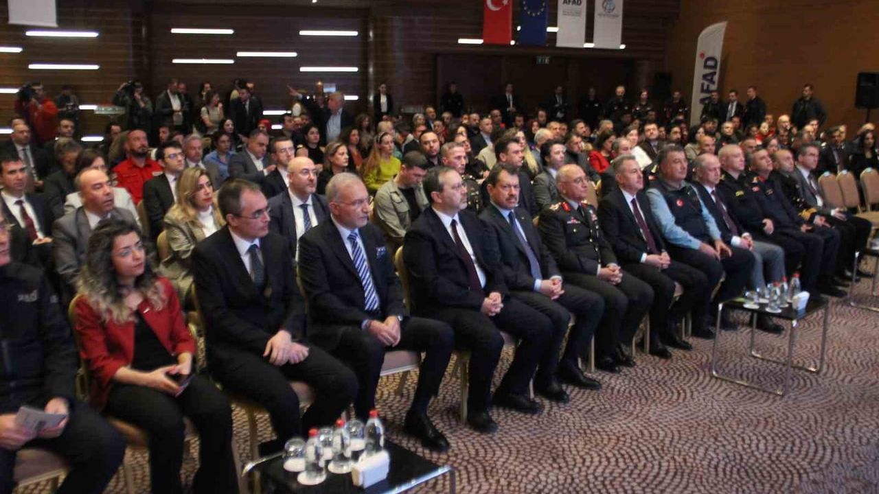 İzmir’de deprem hazırlığı: Diri fay haritası güncelleniyor, 600 fay kapıda