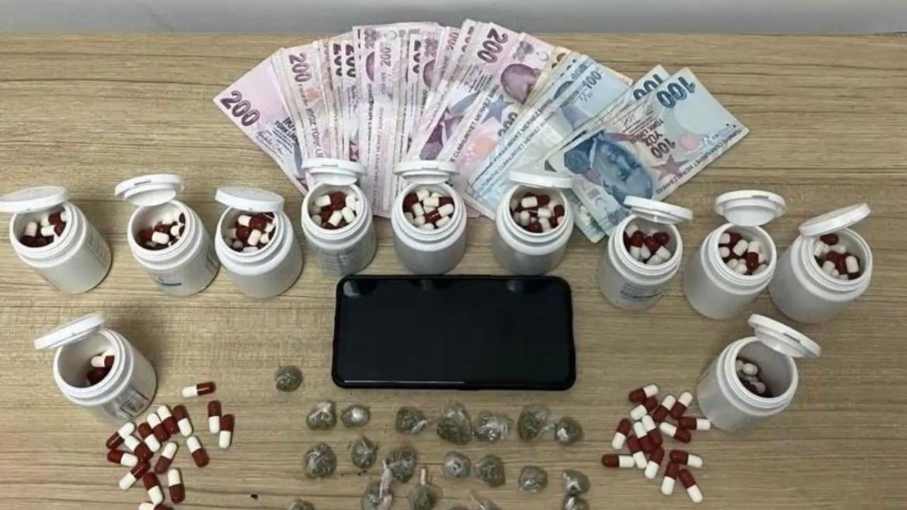 İzmir'de Haftalık Operasyon: 69 Aranan Şahıs Yakalandı, Çok Sayıda Silah ve Uyuşturucu Ele Geçirildi
