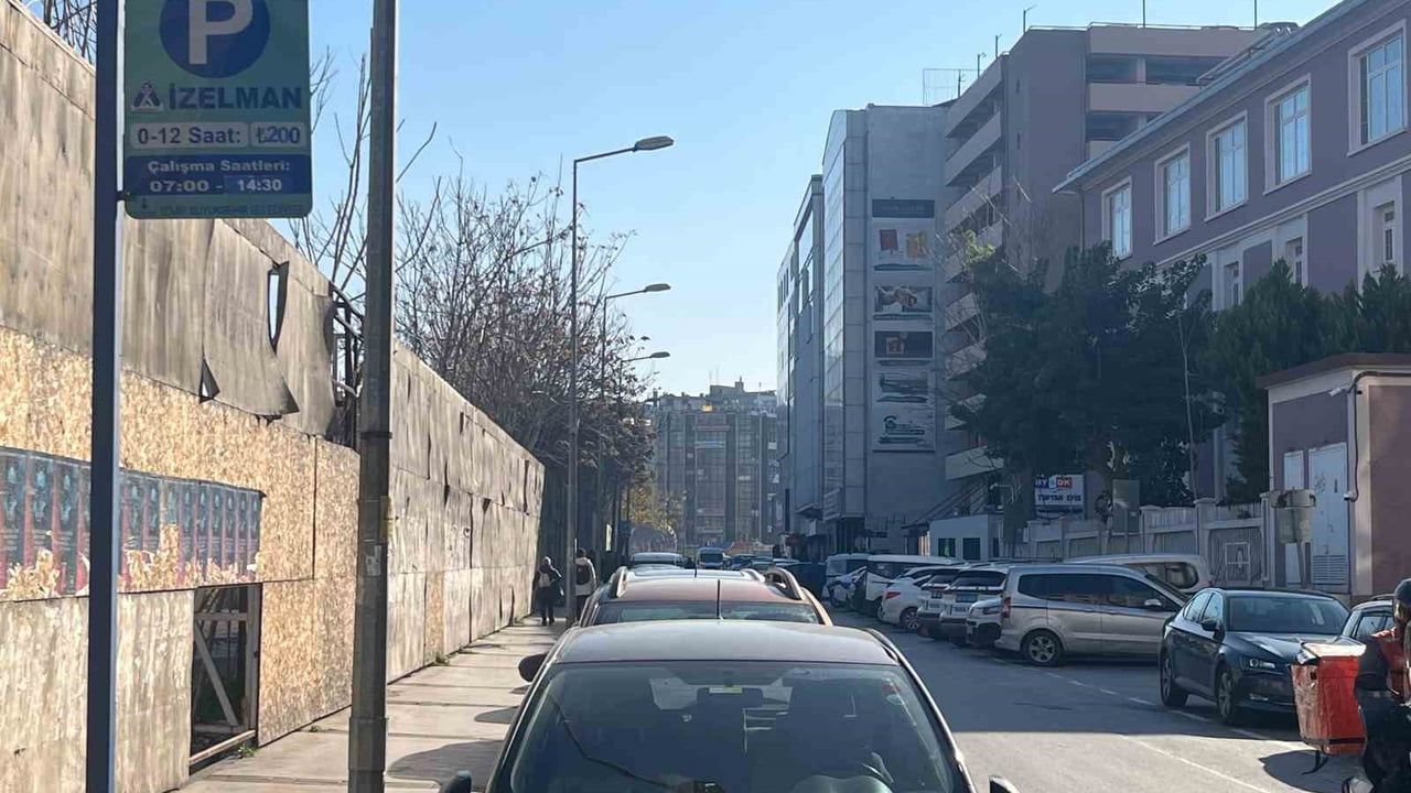 İzmir'de Otopark Ücretlerine Rekor Zam: İZELMAN 1 Ocak 2026'da Yeni Tarifeyi Başlattı