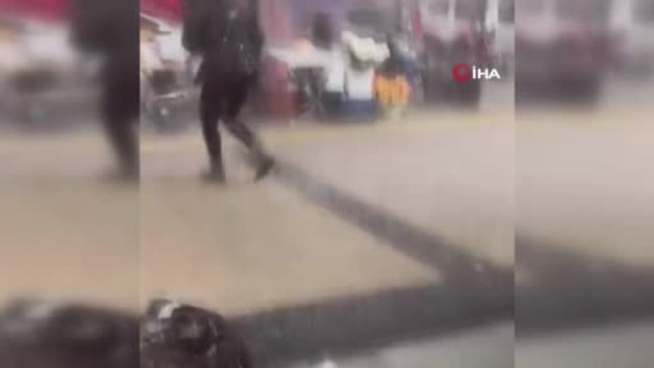 İzmir’de Sağanak ve Fırtına Hayatı Durma Noktasına Getirdi