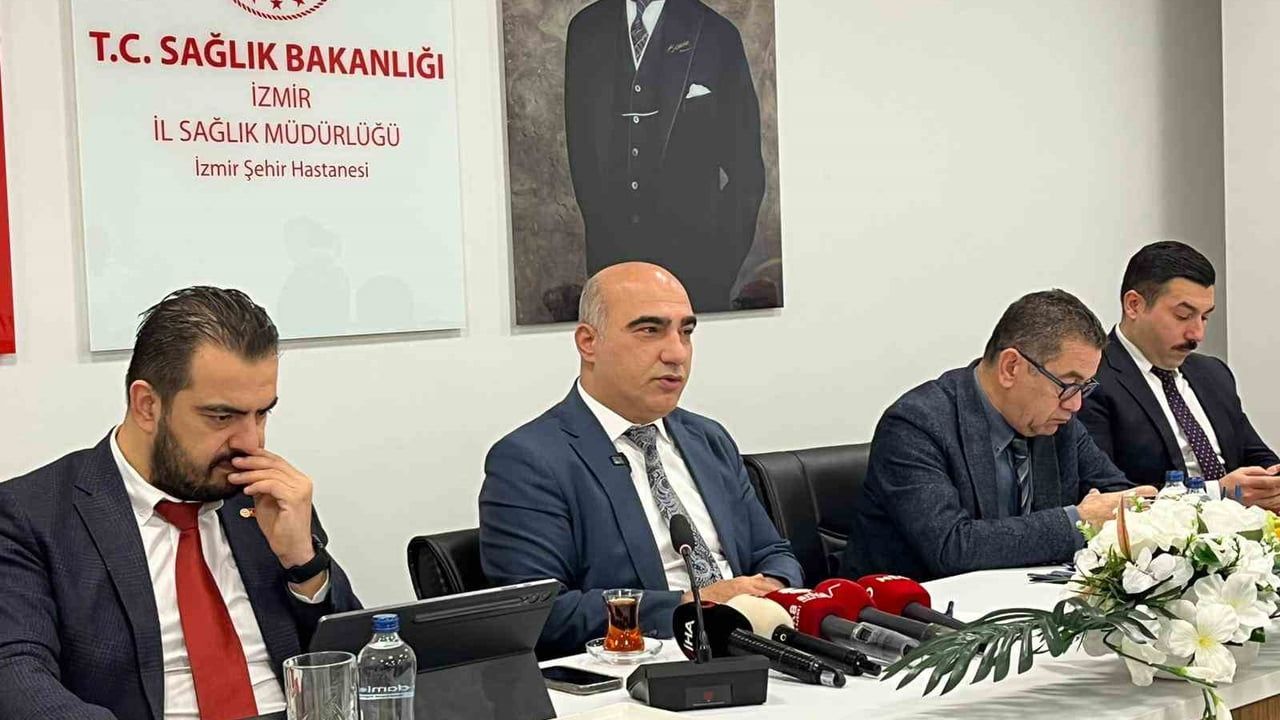 İzmir’in 2025 Sağlık Karnesi: Kamu Hastaneleri Yükü ve 2026 Hedefleri