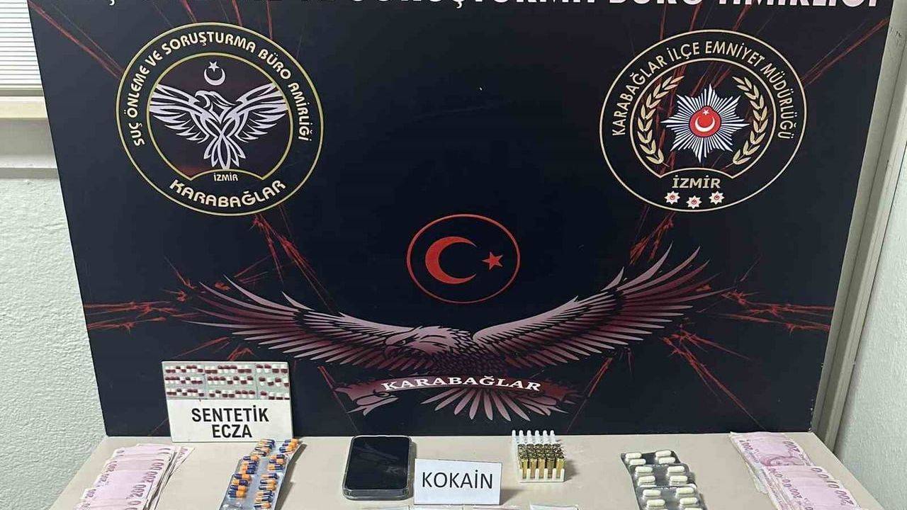 İzmir Karabağlar’da Uyuşturucu Satan Sevgililer Yakalandı
