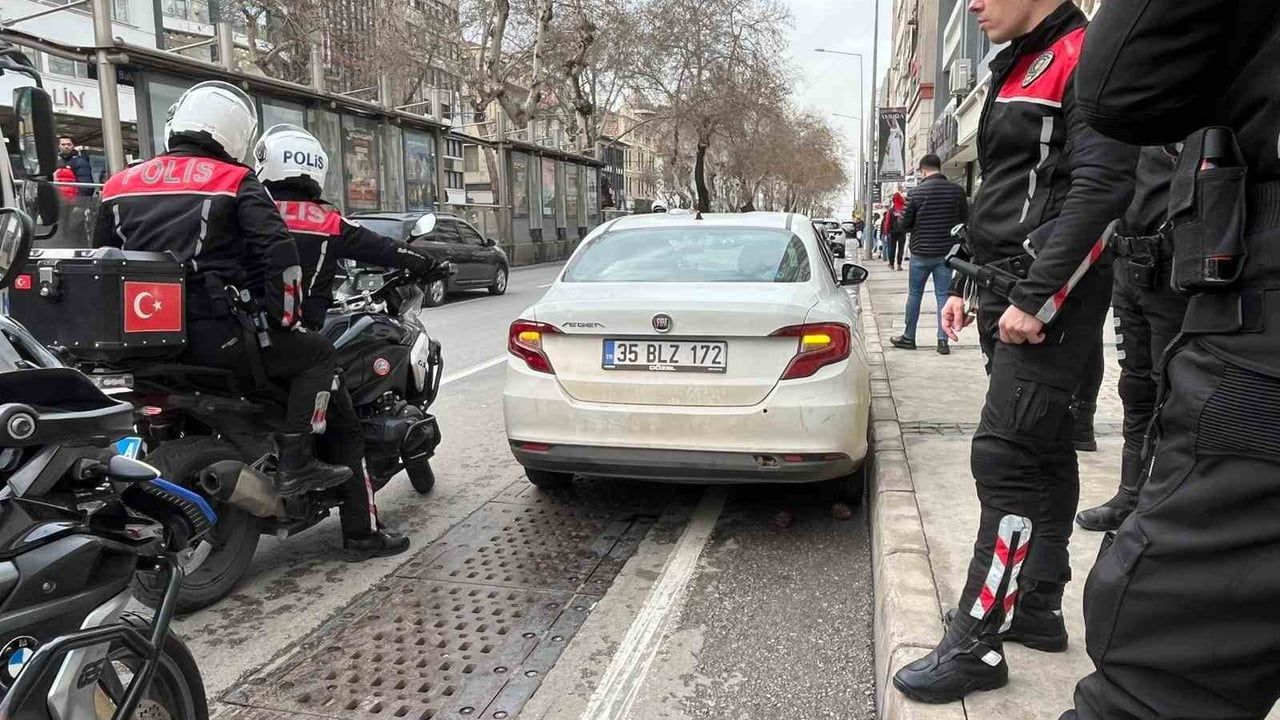 İzmir Konak’ta Bozdurulurken Yakalandı: Manisa’dan Çalındığı İddia Edilen 60 Gram Altın