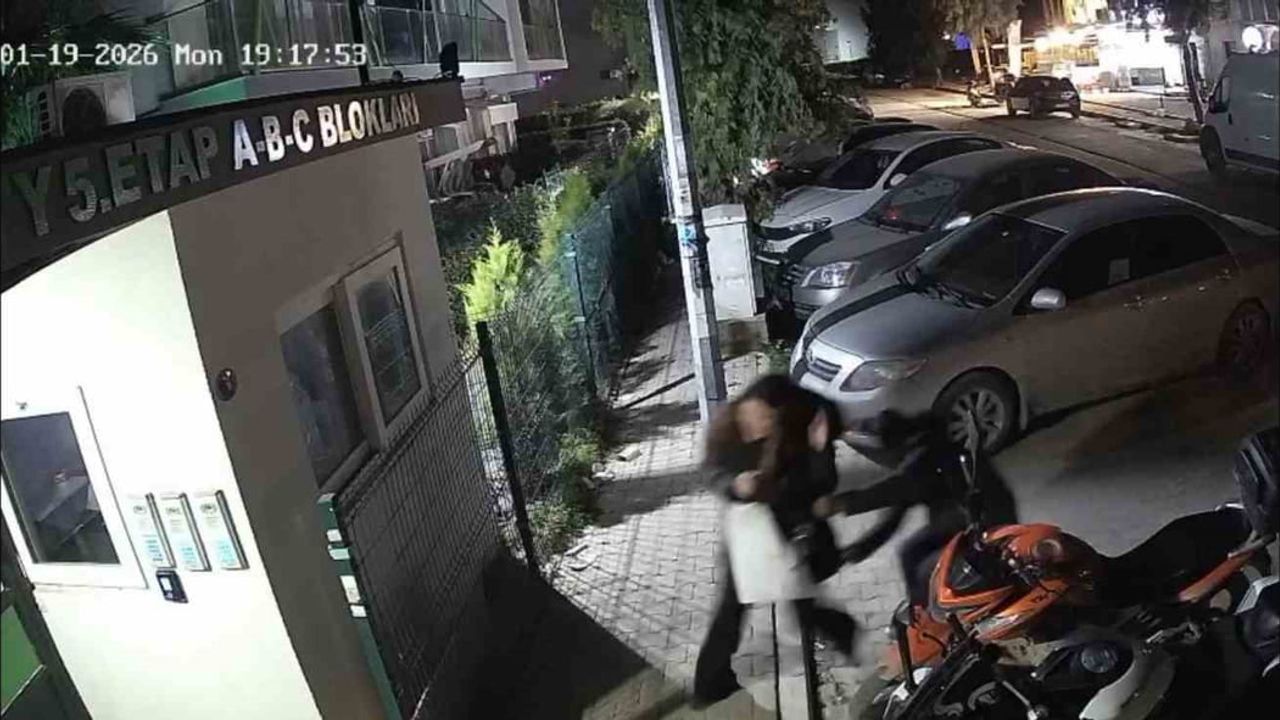 İzmir Menemen'de Cinayet: Görgü Tanığı "Kanlar İçinde Bulduk" Dedi