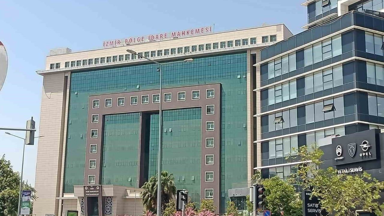 İzmir rüşvet davası: Tutuklu sanıklar adli kontrolle tahliye