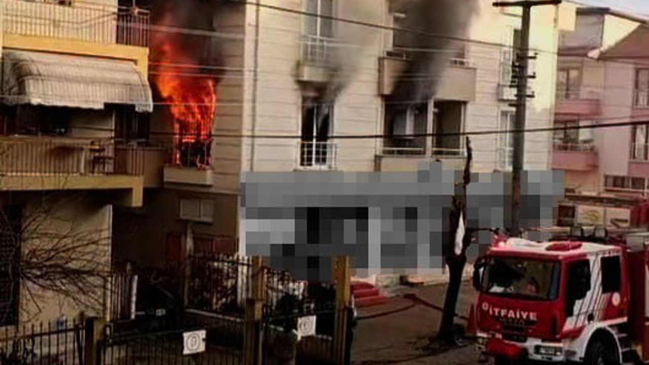 İzmit'te 2. Kat Alev Alev Yandı: Dumandan Etkilenen 5 Kişi