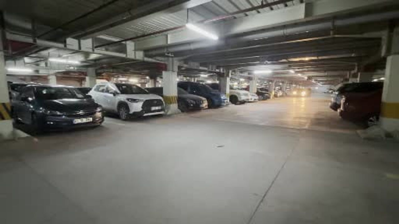 İzmit'te kapalı otoparkta şaka kanlı bitti: Arkadaşını bıçaklayarak öldürdü