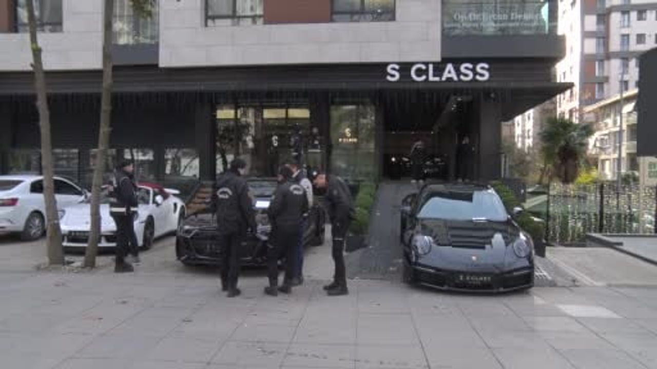 Kadıköy'de '11 milyar TL vurgun' iddiasıyla S CLASS galerisine polis operasyonu