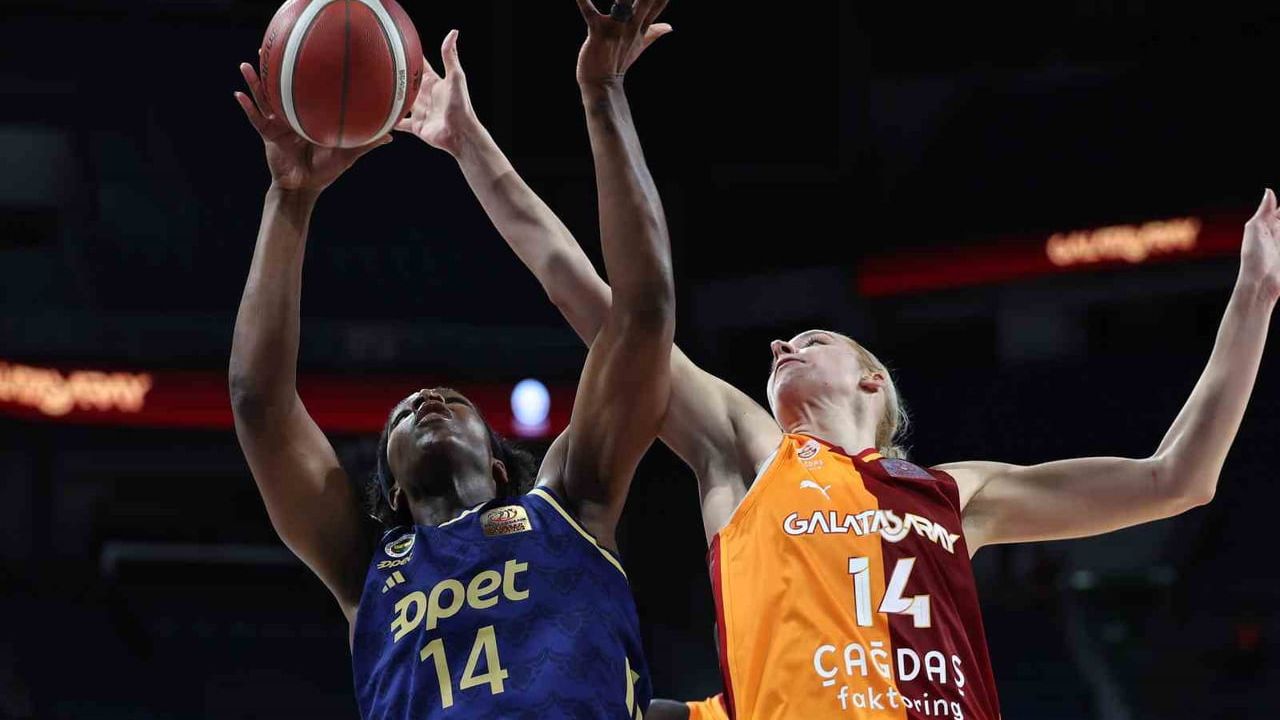 Kadınlar Basketbol Süper Ligi'nde Derbi: Fenerbahçe - Galatasaray