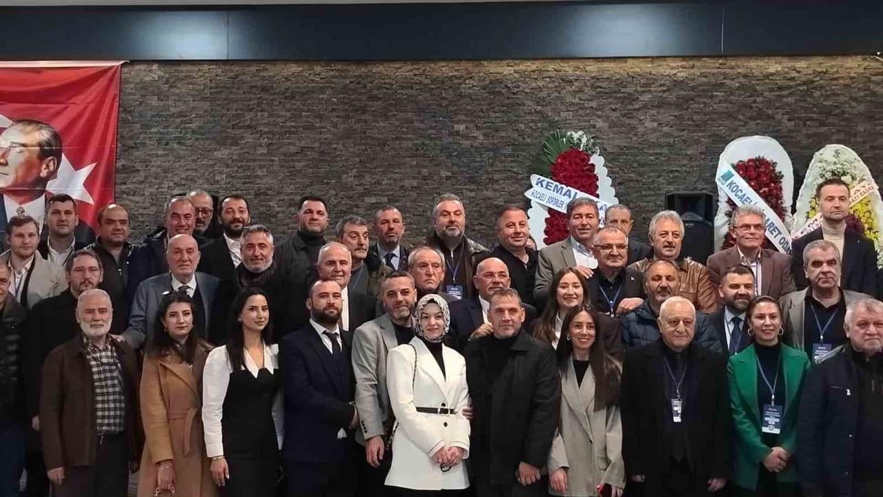 Kadir Durmuş Kocaeli Esnaf ve Sanatkarlar Odası'nda Güven Tazeledi