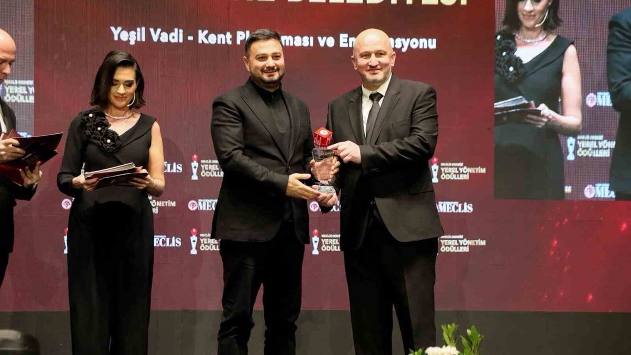 Kağıthane Belediyesi'ne Yerel Yönetim Ödülü: Yeşil Vadi Öne Çıktı