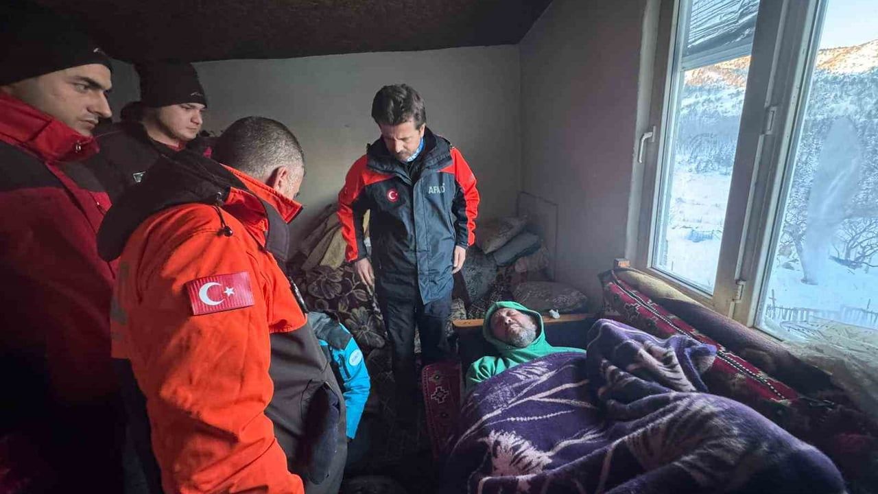 Kahramanmaraş'ta 18 Saatlik Operasyonla Mahsur Kalan Hasta Kurtarıldı