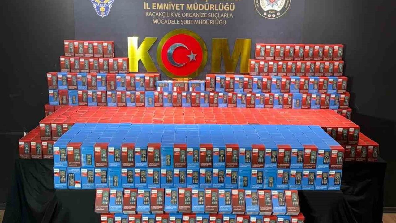 Kahramanmaraş'ta bin 422 kaçak cep telefonu ele geçirildi