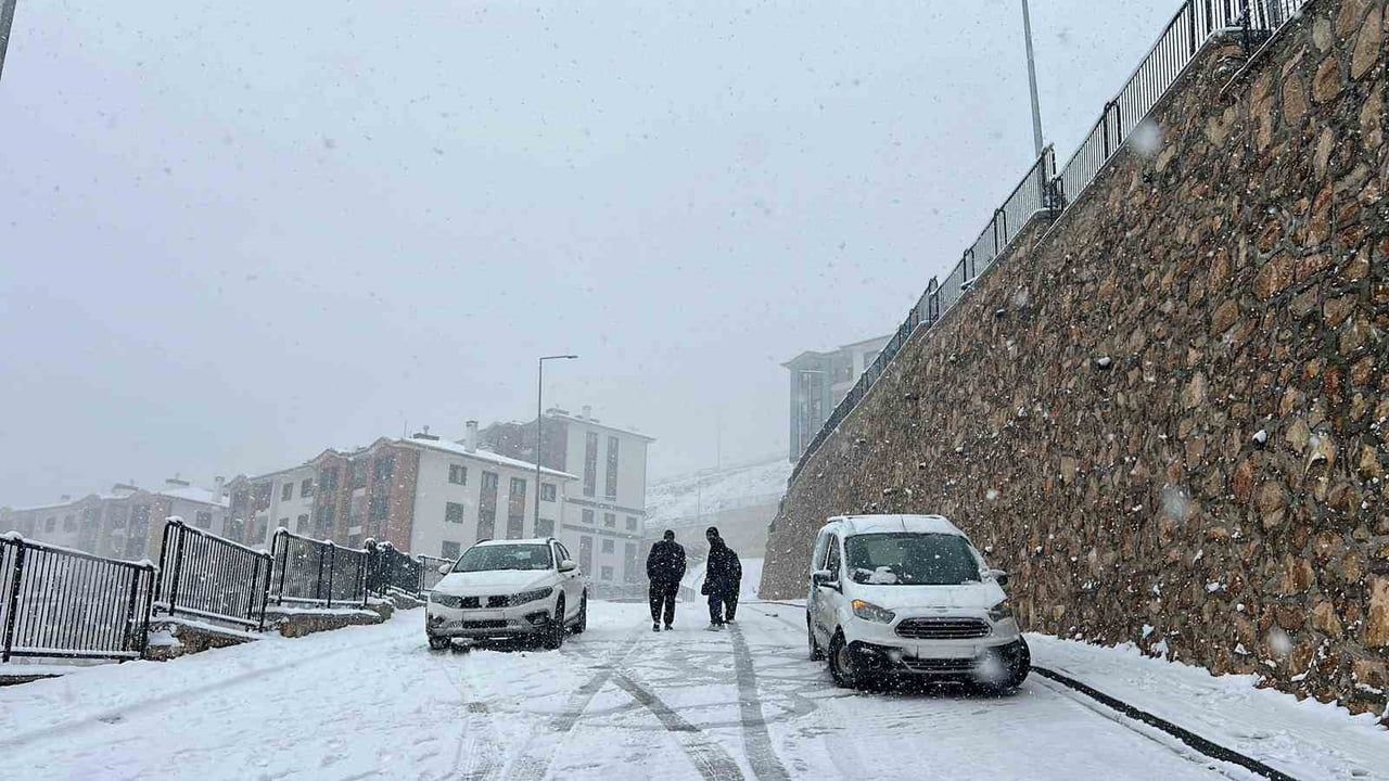 Kahramanmaraş'ta Karla Gelen Lezzet: Karsambaç Yeniden Sofralarda