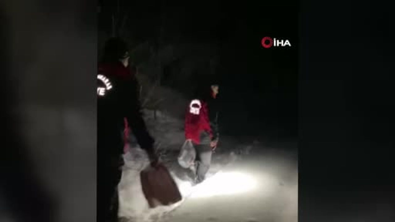 Kahramanmaraş'ta Mahsur Kalan Aileye İtfaiyeden Erzak Desteği