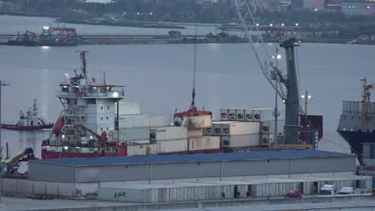 Kamerun Bayraklı Aurelia, Dron Saldırısı Sonrası Samsun Limanı'na Demirledi