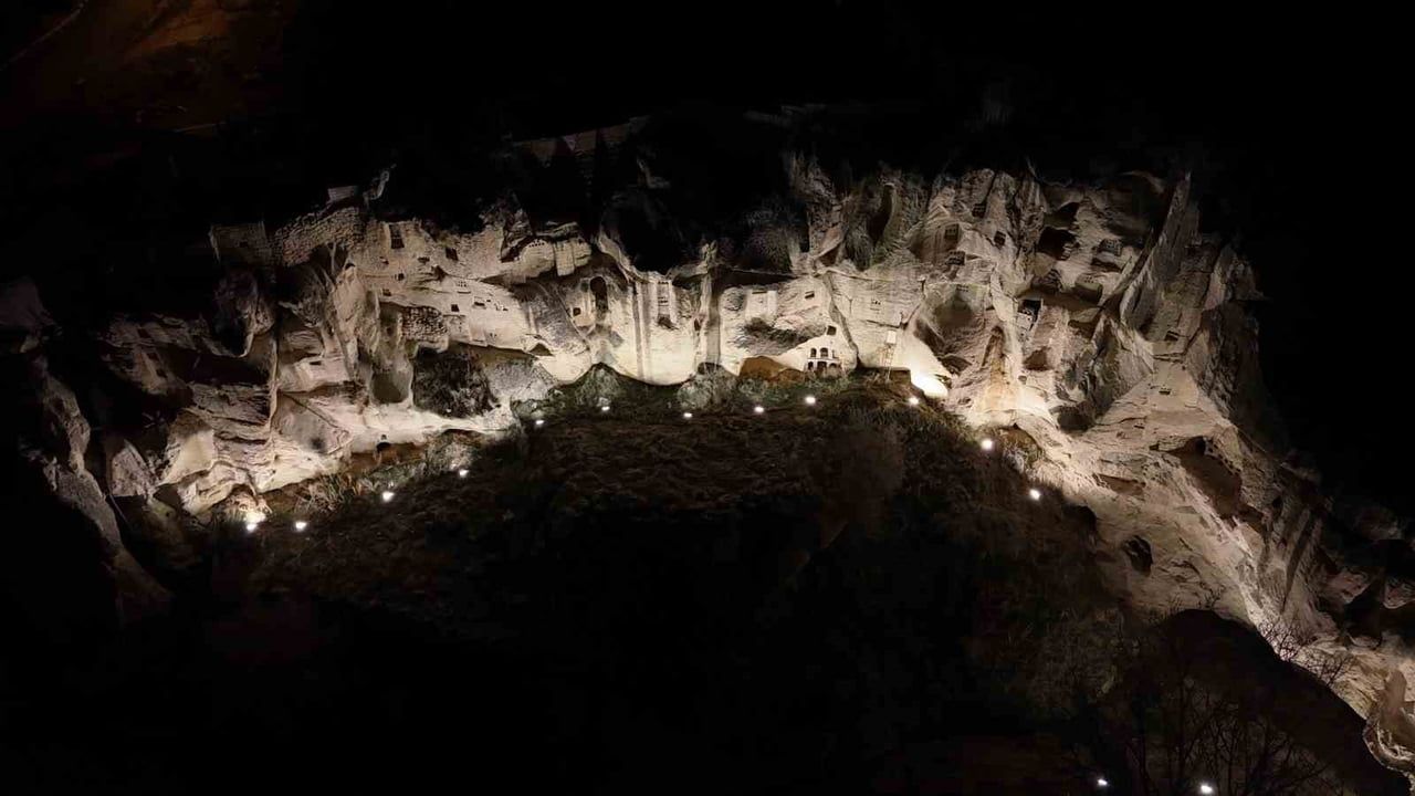 Kapadokya'da Gece Turizmine Yeni Rota: Ortahisar Aydınlandı