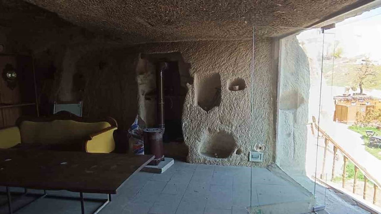 Kapadokya'da Kaçak Restoran Kaldırıldı — Peribacalarının Silüeti Ortaya Çıktı