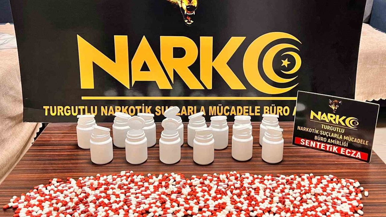 Kaputta 808 Sentetik Ecza Yakalandı: Manisa'da 4 Kişi Tutuklandı