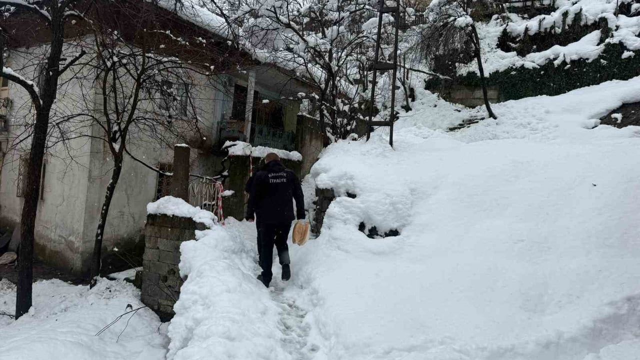 Karabük Belediyesi Karla Mücadelede: 200 Personel ve 45 Araçla Kesintisiz Hizmet