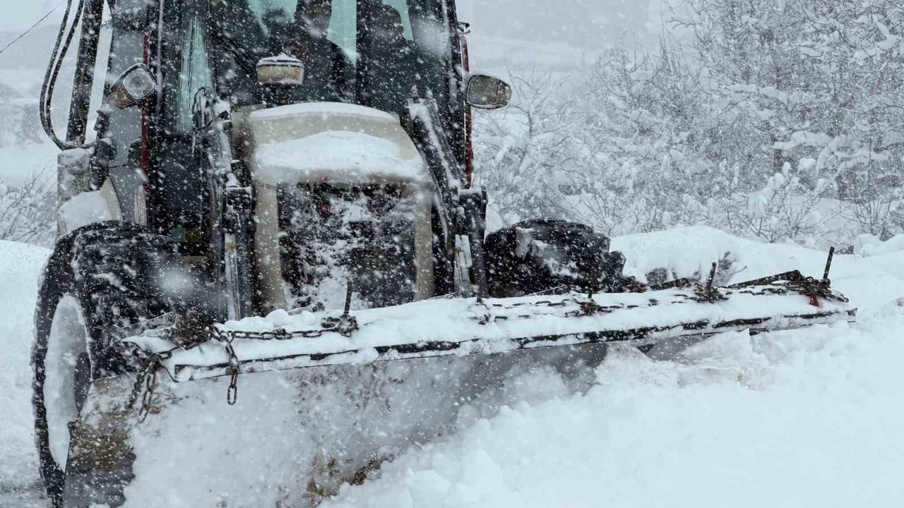 Karabük'te 30 köy yolu ulaşıma açıldı