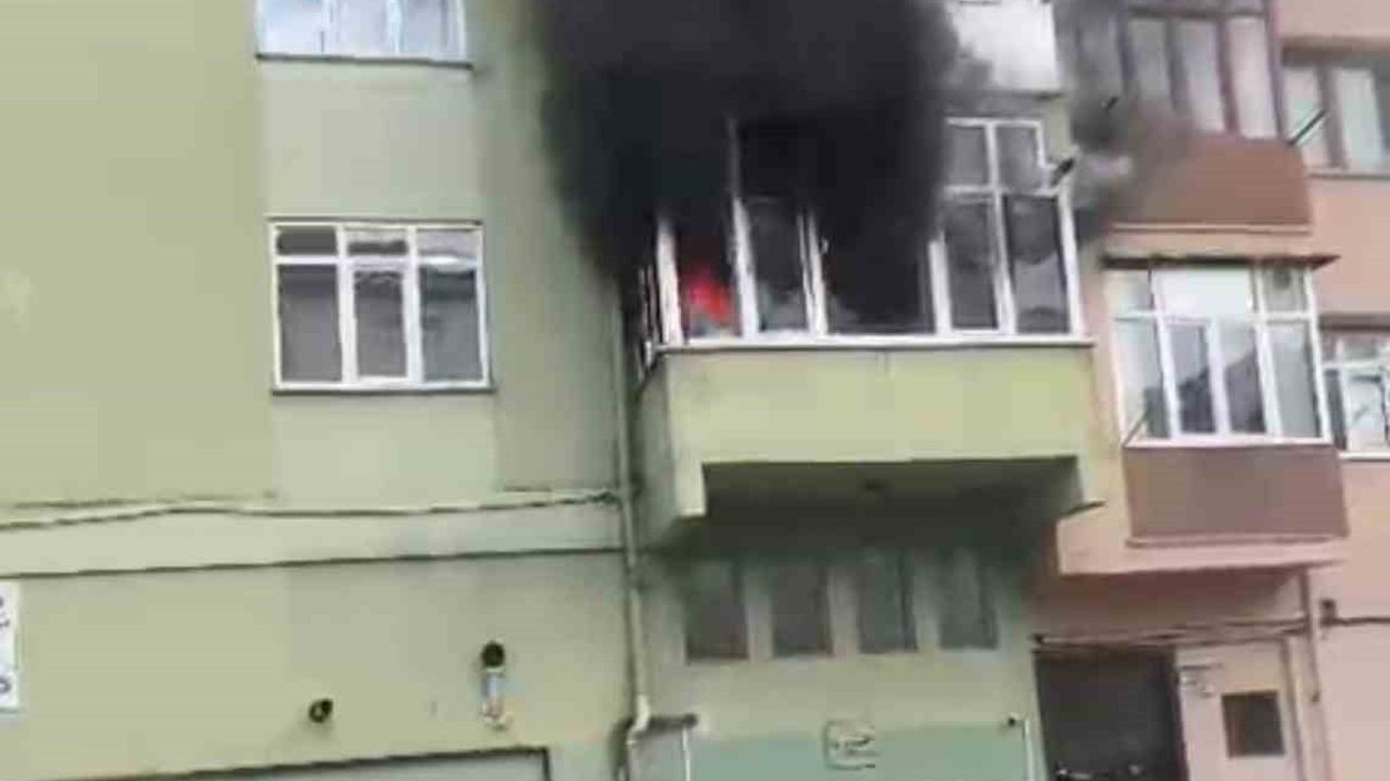 Karabük'te 5 katlı apartmanda yangın: 8 kişi kurtarıldı