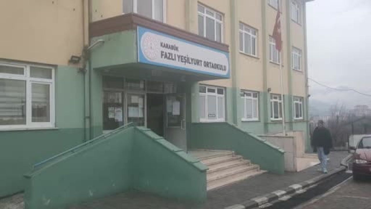 Karabük'te 'Bir Kapak Bir Hayat' 322'nci Tekerlekli Sandalyeyi Teslim Etti