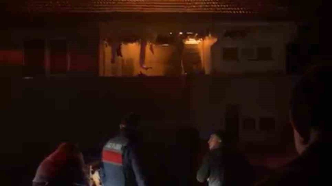 Karabük’te İki Katlı Evde Yangın — Yenice Güney Köyünde Müdahale