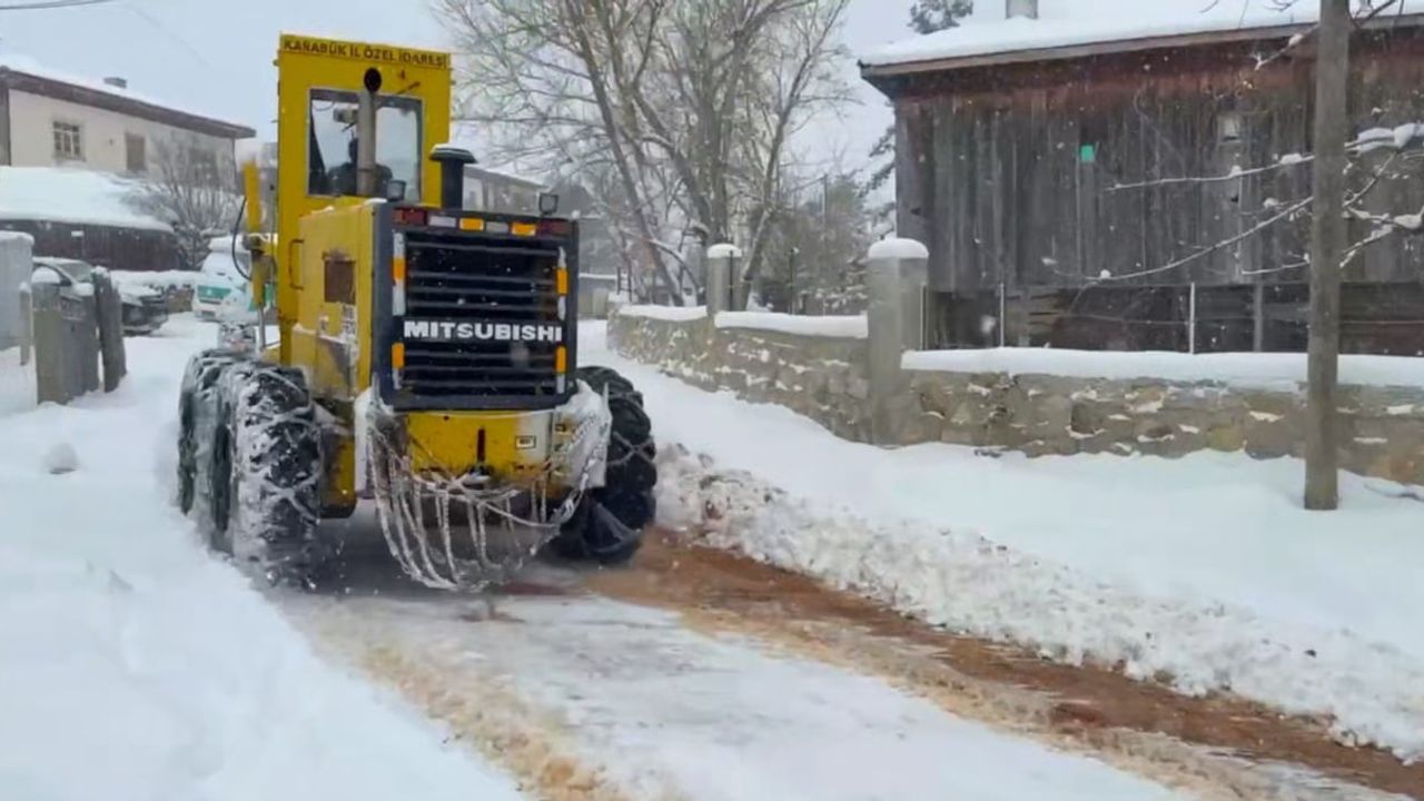 Karabük'te Ulaşıma Kapanan Köy Yolu Sayısı 115'e Yükseldi