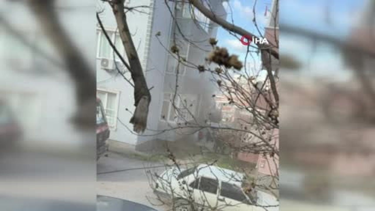 Karacabey'de Yangın Faciası: Yatalak Adam ve Kedisi Hayatını Kaybetti